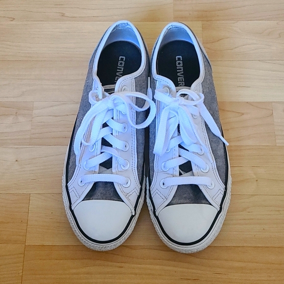 Unisex Converse Athletic Shoes / Sneakers Men's 8 Womon 10